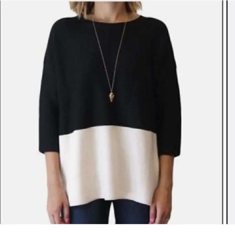 NWT NY&Co black n white knit ponch